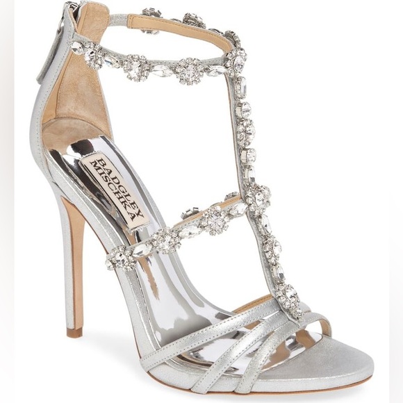 Badgley Mischka Shoes - EUC ‘Thelma’ Pump by Badgley Mischka